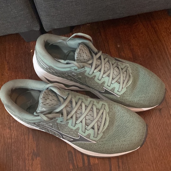 Mizuno Wave Rider - Picture 2 of 4